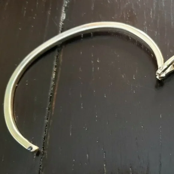 MEXICAN SILVER BRACELETS with INLAID FLOWER MOTIFS OF NATURAL MOTHER OF PEARL - Picture 9 of 11